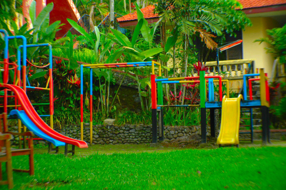 Foresta Inn Family Resort Prigen Kültér fotó