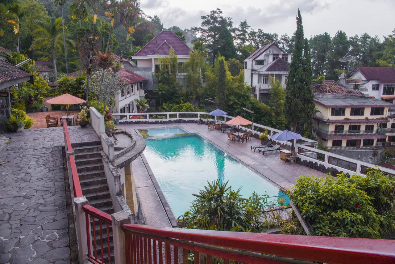 Foresta Inn Family Resort Prigen Kültér fotó